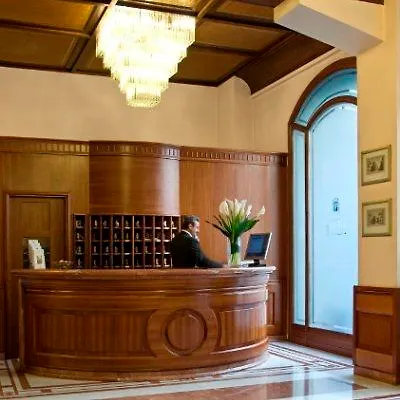 Hotel Pierre 4*