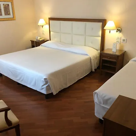 Hotel Pierre 4*